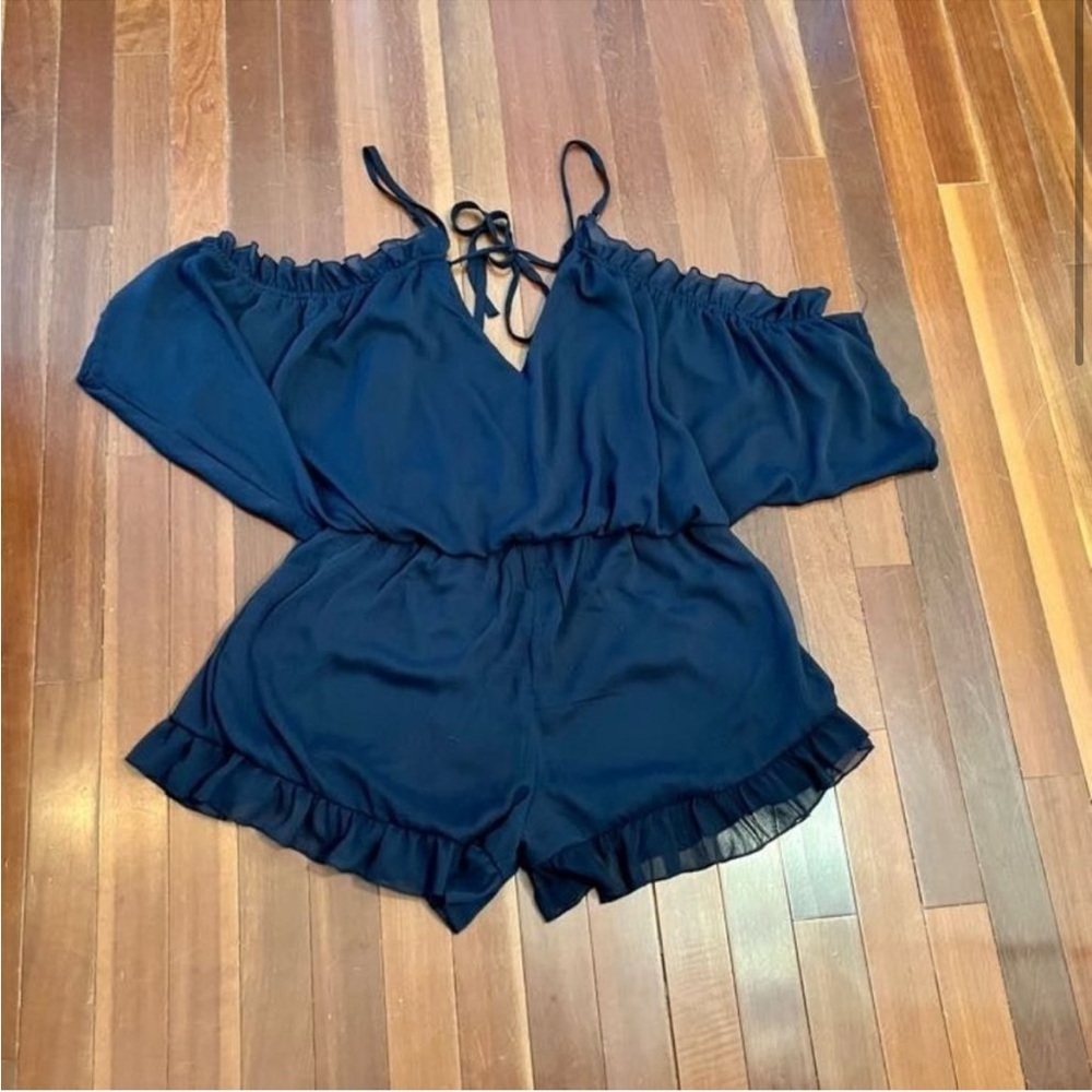 Off-Shoulder One-Piece Romper in black - Picture 2 of 3